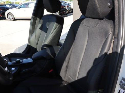 Used 2018 BMW 330i Sedan RWD image 10