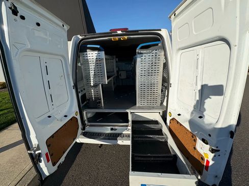 Used 2013 Ford Transit Connect XLT image 4