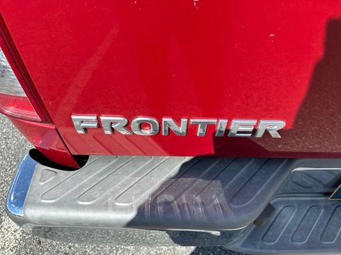 Used 2010 Nissan Frontier SE w/ SE Value Truck Pkg RWD image 8