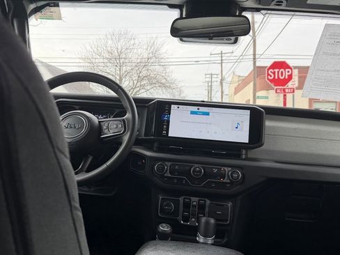 Used 2024 Jeep Wrangler Sport S image 28