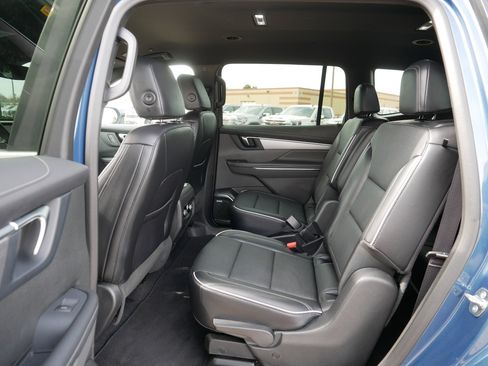 Used 2025 Buick Enclave Preferred image 34