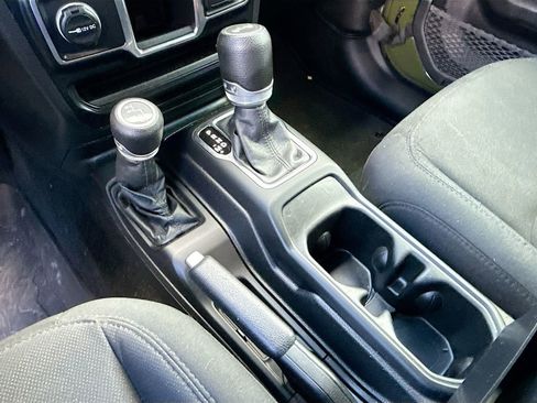 Used 2021 Jeep Wrangler Unlimited Sport image 17