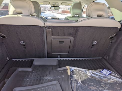 Used 2026 Volvo XC60 B5 Ultra w/ Protection Package Premier image 27