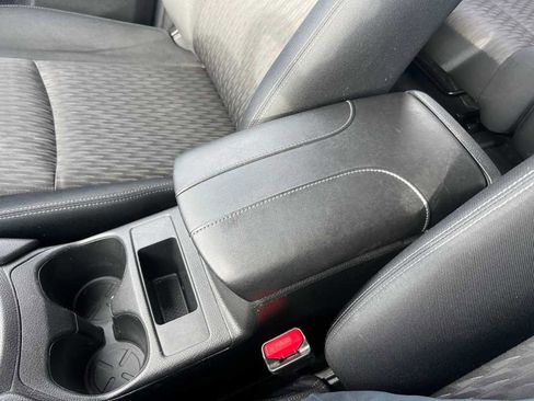 Used 2017 Nissan Rogue S image 30