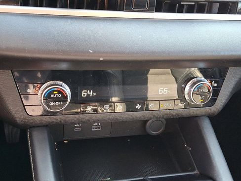 Used 2023 Mitsubishi Outlander SE image 15