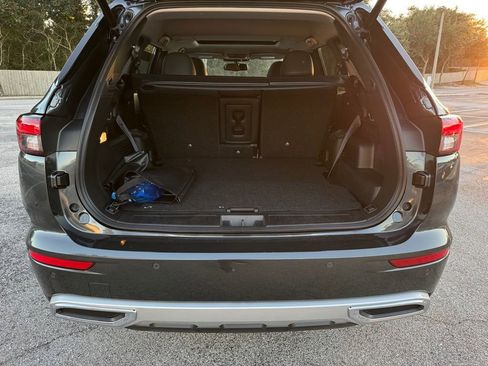 New 2025 Mitsubishi Outlander SE image 13