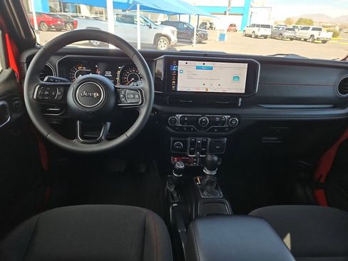 Used 2025 Jeep Wrangler Unlimited Rubicon image 11