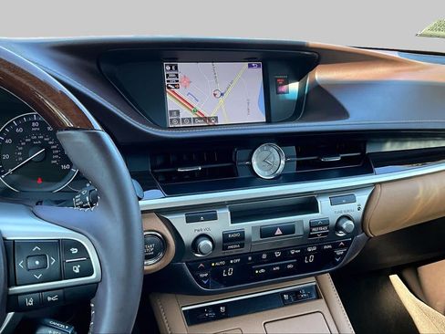 Used 2018 Lexus ES 350 w/ Navigation System Package FWD image 6