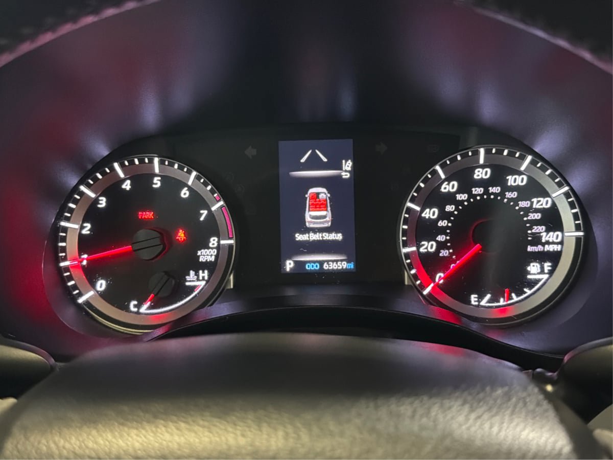 Used 2022 Toyota Highlander LE AWD/4WD image 19