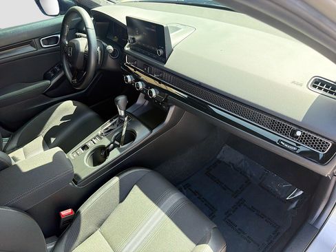 Certified 2025 Honda Civic Sport image 30