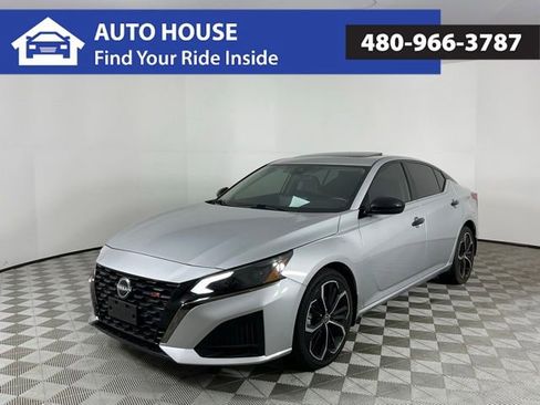 Used 2024 Nissan Altima 2.5 SR w/ SR Premium Package AWD/4WD image 1