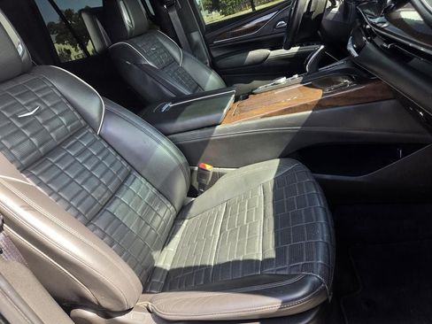 Used 2022 Cadillac Escalade Sport Platinum AWD/4WD image 10