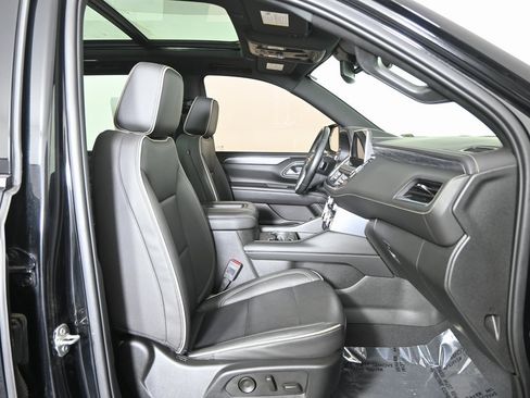 Used 2023 GMC Yukon SLT image 13