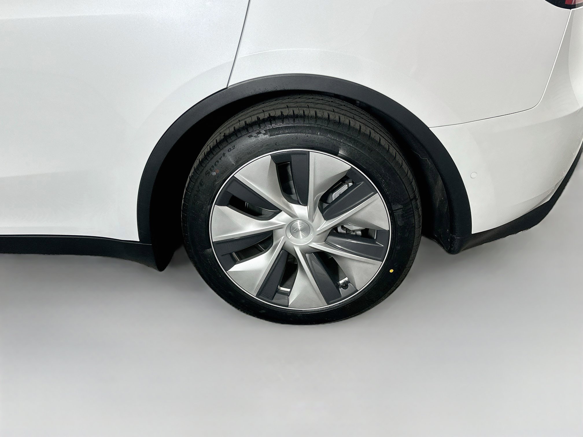 Used 2022 Tesla Model Y Long Range AWD/4WD image 11