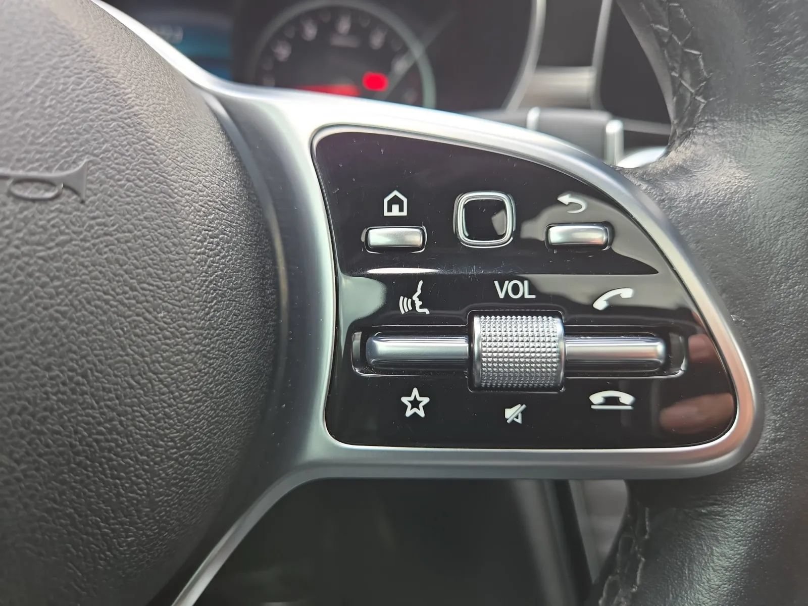 Used 2019 Mercedes-Benz C 300 Sedan image 22