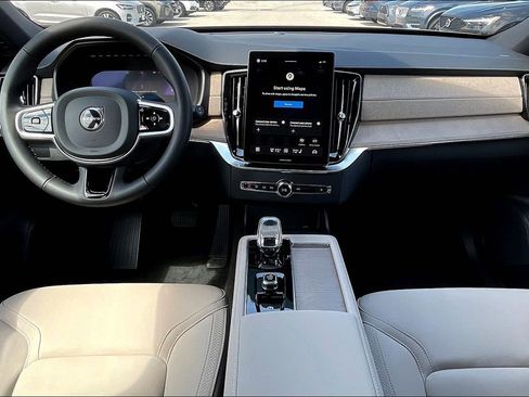 New 2026 Volvo XC90 B6 Plus w/ Protection Package Premier image 9