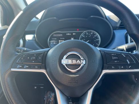 Used 2025 Nissan Versa SV image 25