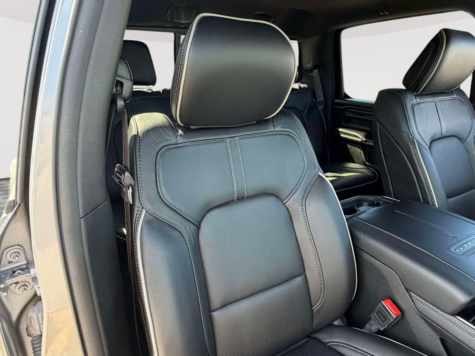 Used 2022 RAM 1500 Limited w/ Night Edition AWD/4WD image 28