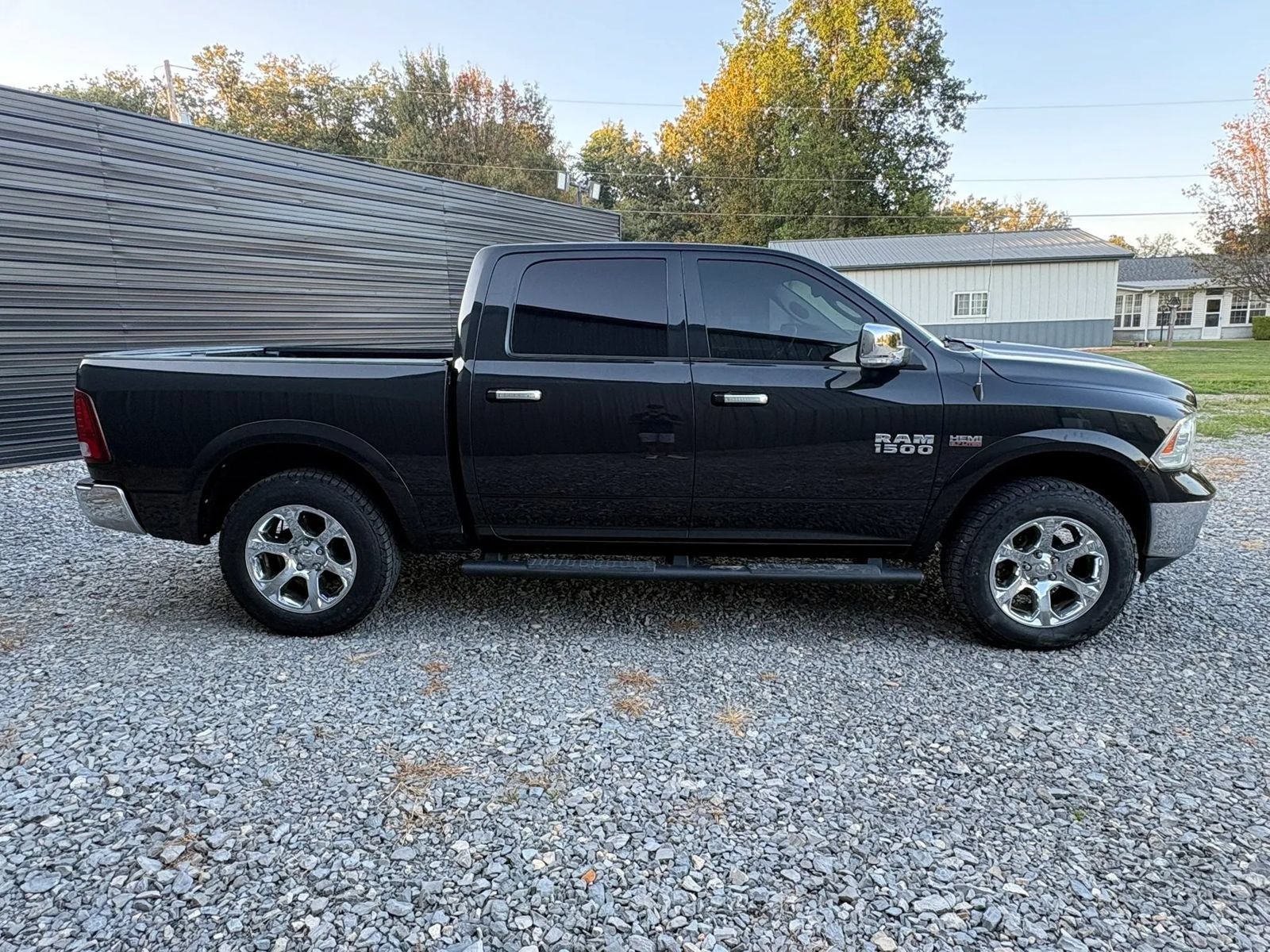 Used 2016 RAM 1500 Laramie AWD/4WD image 4