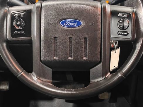 Used 2012 Ford F350 Lariat image 5