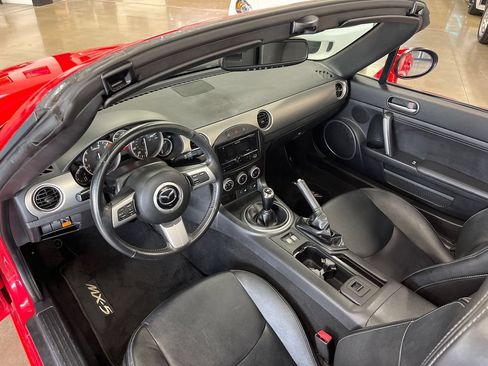Used 2011 MAZDA MX-5 Miata Grand Touring w/ Premium Pkg RWD image 62