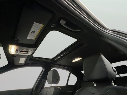 Used 2018 BMW 330i xDrive Sedan image 32