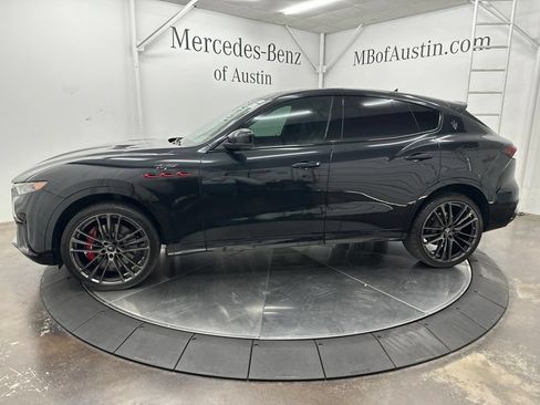 Used 2022 Maserati Levante Trofeo AWD/4WD image 4