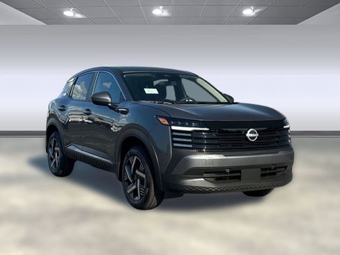 Used 2025 Nissan Kicks SV image 6