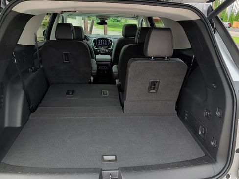 Used 2020 Chevrolet Traverse High Country FWD image 17