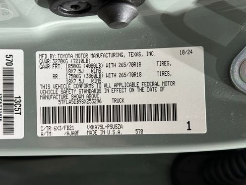 Used 2025 Toyota Tundra SR5 w/ SR5 Convenience Package image 28