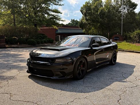 Used 2017 Dodge Charger R/T Scat Pack w/ Beats Audio Group RWD image 1