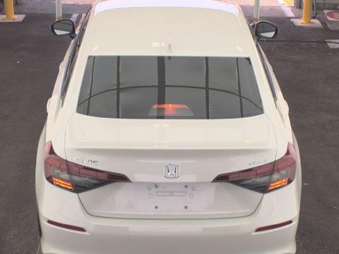 Used 2025 Honda Civic Sport image 6