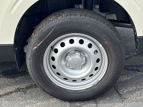 New 2025 Ford Maverick XL image 19