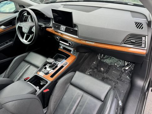Used 2022 Audi Q5 e Premium Plus w/ Premium Plus Package AWD/4WD image 23