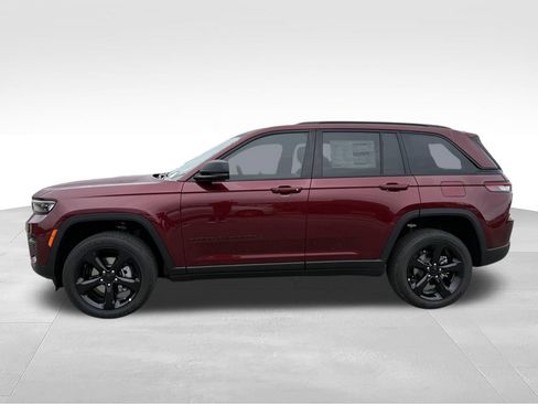 New 2025 Jeep Grand Cherokee Altitude RWD image 2