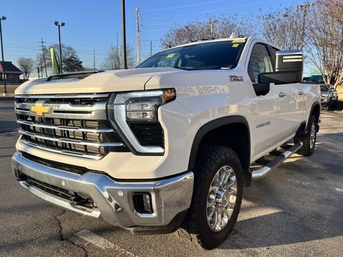 Certified 2025 Chevrolet Silverado 2500 LTZ w/ LTZ Premium Package image 8