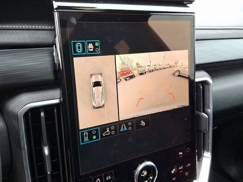 Used 2025 GMC Acadia Elevation w/ Elevation Premium Package image 19