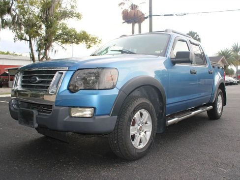 Used 2009 Ford Explorer Sport Trac XLT RWD image 2