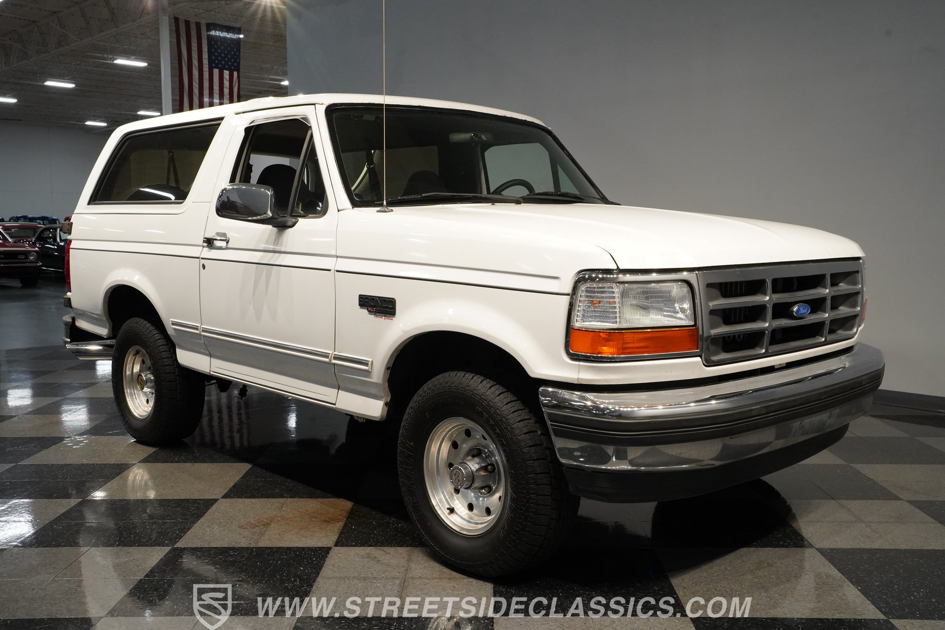 Used 1995 Ford Bronco XLT AWD/4WD image 17