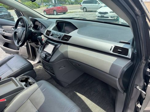 Used 2014 Honda Odyssey Touring image 19