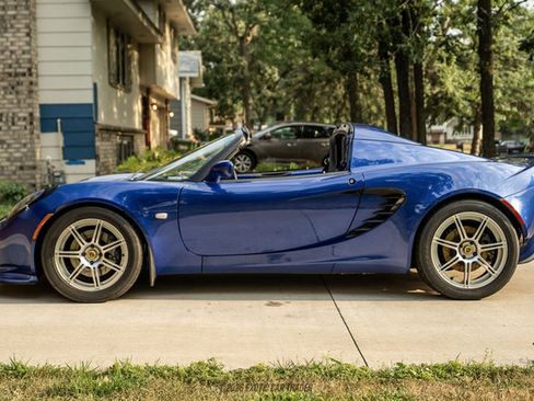 Used 2006 Lotus Elise RWD image 3