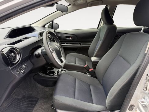 Used 2017 Toyota Prius C Two FWD image 9