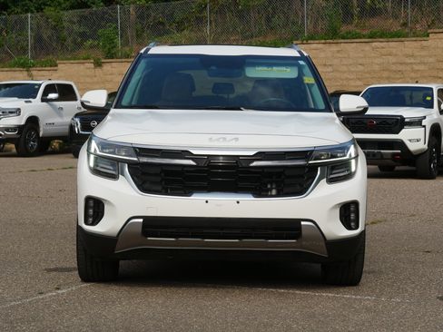 Certified 2024 Kia Seltos SX w/ SX Sunroof Package AWD/4WD image 2