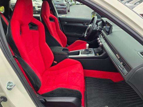 Used 2025 Honda Civic Type R image 25