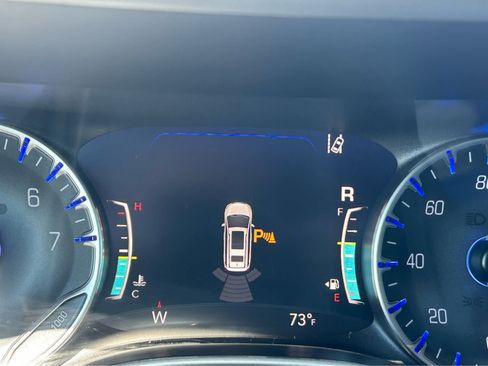 Used 2023 Chrysler Pacifica Touring-L FWD image 35