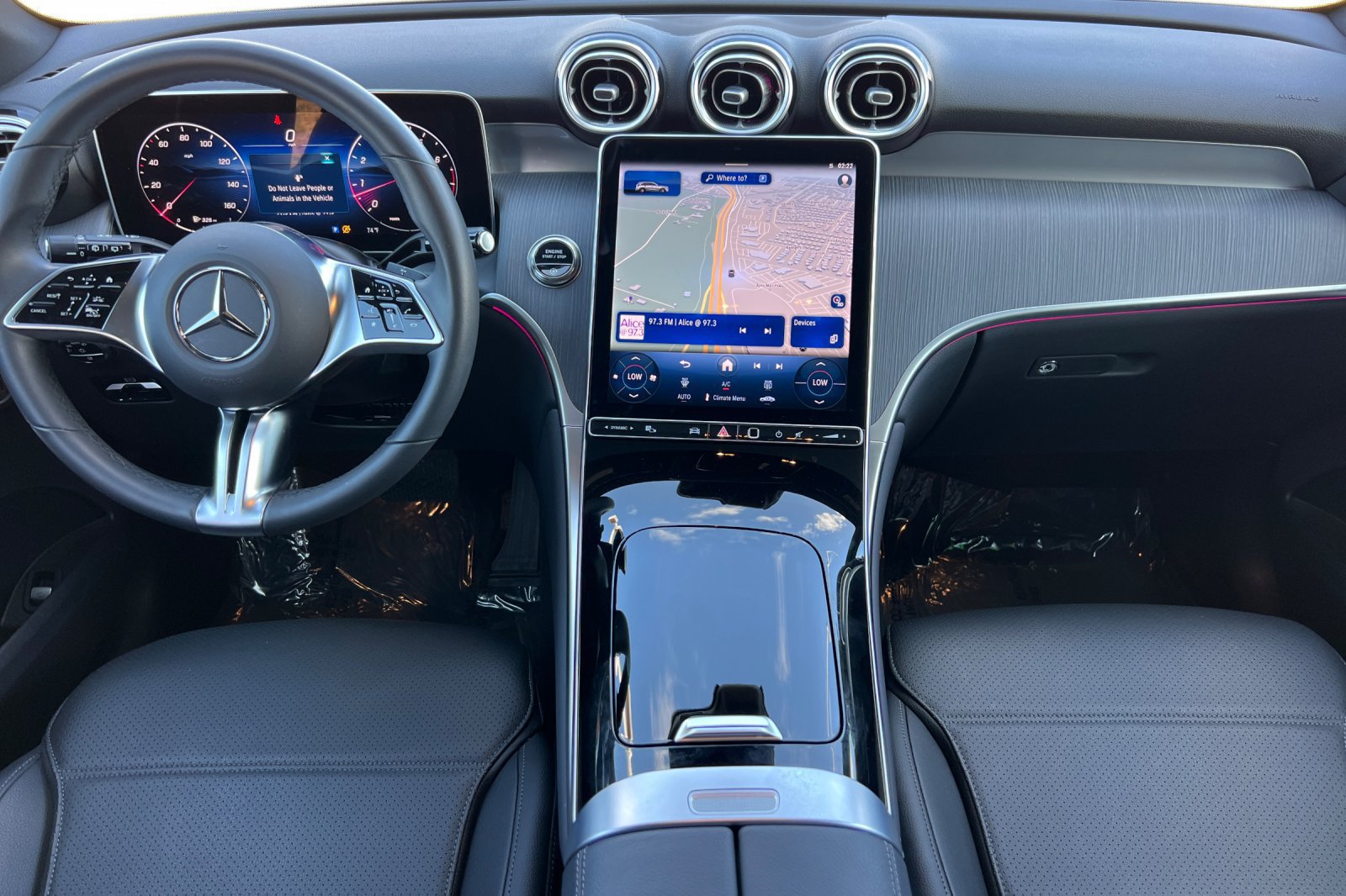 Used 2026 Mercedes-Benz GLC 300 image 3
