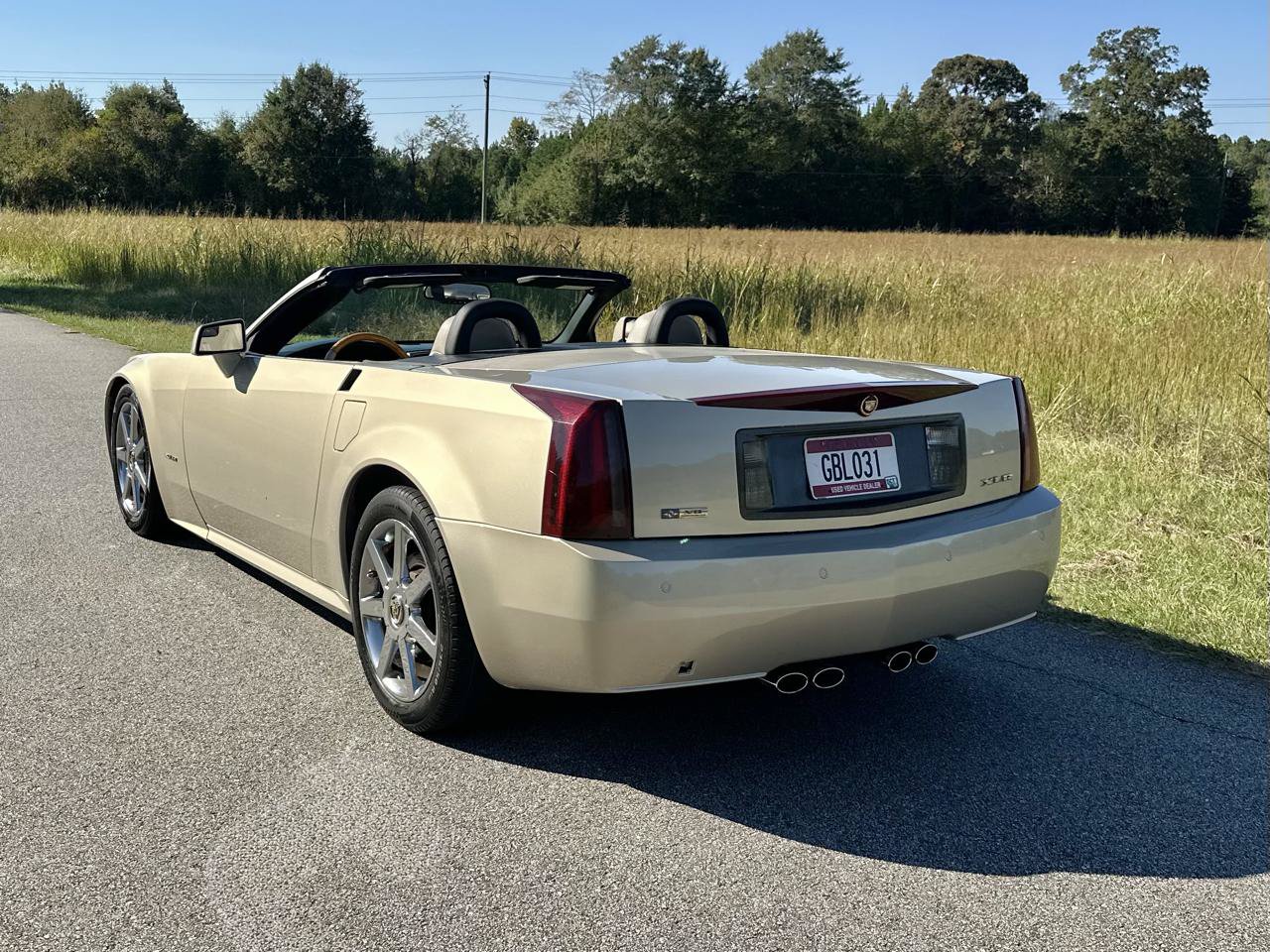 Used 2006 Cadillac XLR RWD image 4