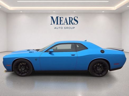 Used 2023 Dodge Challenger SRT Hellcat w/ Driver Convenience Group RWD image 2