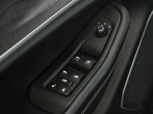 Used 2021 Jeep Grand Cherokee L Limited AWD/4WD image 8