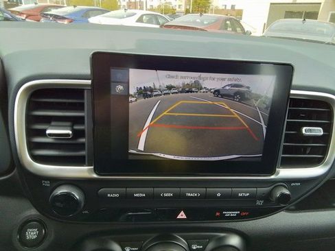 New 2025 Hyundai Venue SEL image 16